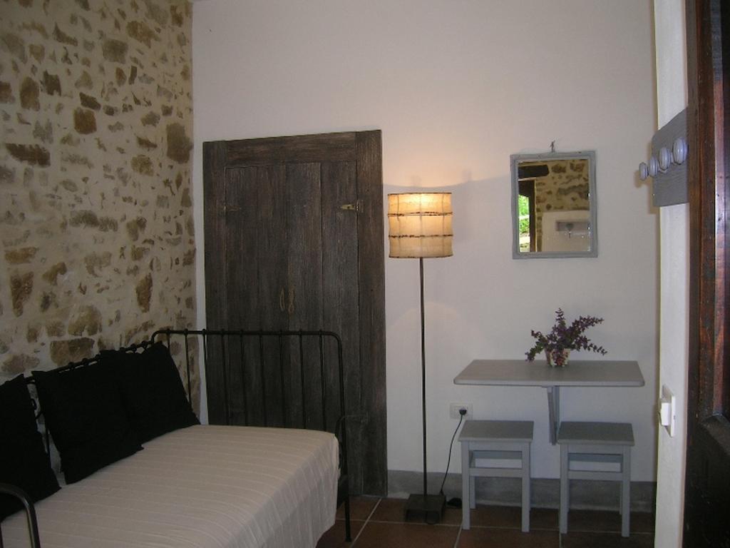 Agriturismo Caresto Carbonesca Exterior photo